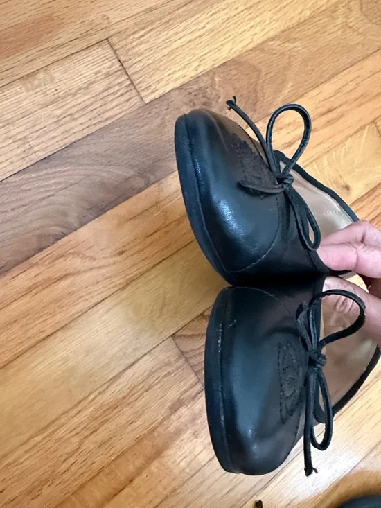 CHANEL Black Leather Bow Cap-Toe Ballet Flats - Picture 4 of 4